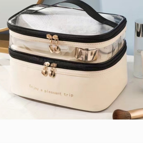 Double layered makeup/travel bag - Picture 5 of 6